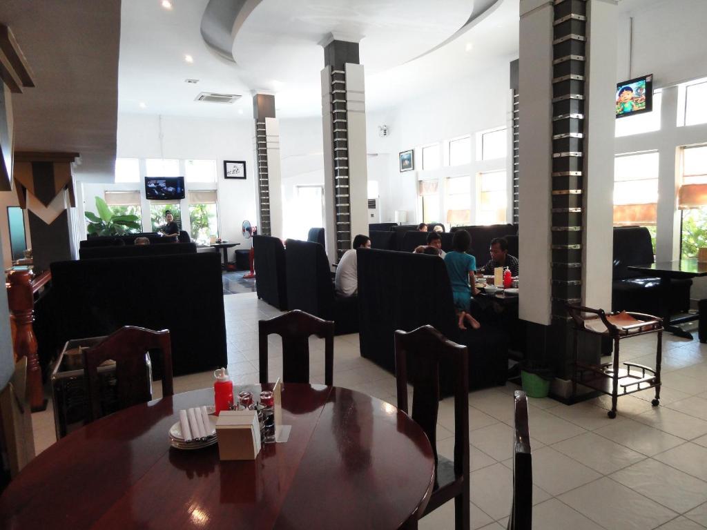 Trasak Pa-Em Hotel & Restaurant Πνομ Πενχ Εξωτερικό φωτογραφία