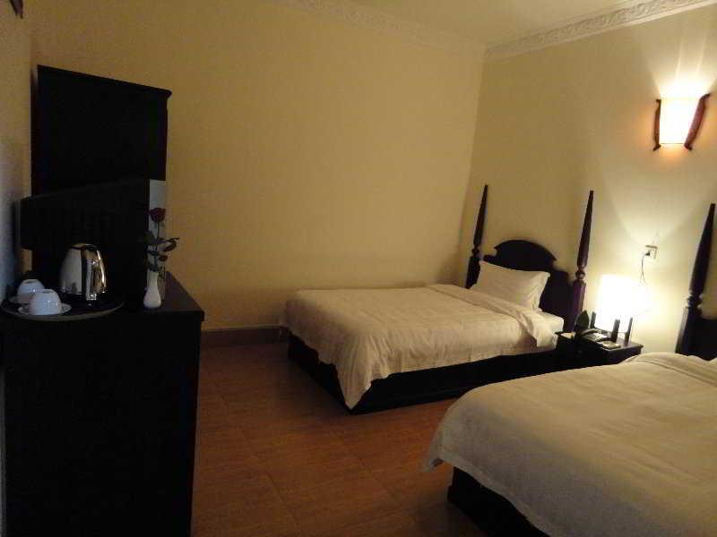 Trasak Pa-Em Hotel & Restaurant Πνομ Πενχ Εξωτερικό φωτογραφία
